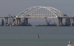Crimea bị tấn công dữ dội, sân bay Nga rung chuyển Crimea bị tấn công dữ dội, sân bay Nga rung chuyển