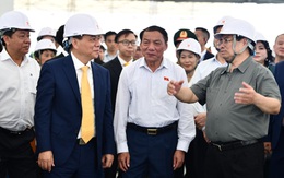 Ông Phạm Nhật Vượng tháp tùng Thủ tướng thăm TT triển lãm quốc gia: Mãn nhãn siêu dự án Top 10 thế giới Ông Phạm Nhật Vượng tháp tùng Thủ tướng thăm TT triển lãm quốc gia: Mãn nhãn siêu dự án Top 10 thế giới