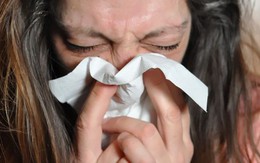 Không biết mình bị cảm lạnh hay biến thể Covid-19 mới, bác sĩ: Cảnh giác nếu có "những" triệu chứng này