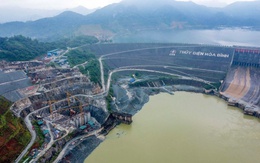 Thiết bị siêu trọng nặng 110 tấn vừa hạ đặt thành công, dự án 9.200 tỷ đồng đang thần tốc về đích