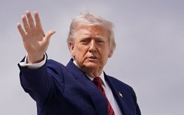 Tổng thống Trump nói Mỹ muốn sản xuất xe tăng, không phải áo phông