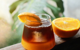 Ngày nào cũng uống cà phê để tỉnh táo, cô gái 24 tuổi không ngờ bị thủng ruột, suýt mất mạng vì 1 sai lầm