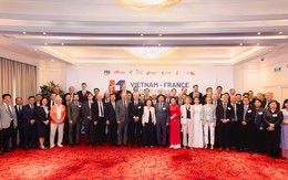 Chủ tịch FPT Trương Gia Bình đề xuất chiến lược “đồng hiện diện” với các doanh nghiệp Pháp Chủ tịch FPT Trương Gia Bình đề xuất chiến lược “đồng hiện diện” với các doanh nghiệp Pháp