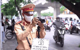 Nối đuôi leo vỉa hè, nhiều xe máy bị link 789bet phạt nguội bằng camera lưu động