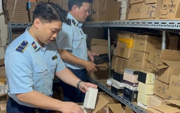 Kho nước hoa nghi giả thương hiệu nổi tiếng giữa phố cổ Hà 789bet.com đăng nhập