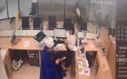 VIDEO: Người đàn ông bịt mặt xông vào ngân hàng cướp 400 triệu đồng VIDEO: Người đàn ông bịt mặt xông vào ngân hàng cướp 400 triệu đồng