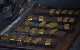 Kiểm tra thùng đựng má phanh xe máy, bất ngờ tìm thấy 360 kg vàng