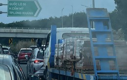 Từ chiều 3-5, đường cao tốc Phan Thiết-Dầu Giây, TP HCM-Long Thành-Dầu Giây quá tải nghiêm trọng Từ chiều 3-5, đường cao tốc Phan Thiết-Dầu Giây, TP HCM-Long Thành-Dầu Giây quá tải nghiêm trọng