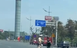 Khởi tố người đàn ông đi vào đường cấm để đón đoàn khách quốc tế, xô đẩy CSGT Khởi tố người đàn ông đi vào đường cấm để đón đoàn khách quốc tế, xô đẩy CSGT