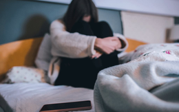 Nhận được 20 tin nhắn gửi mã OTP và 1 cuộc gọi nghi lừa đảo, người phụ nữ đã lập tức cúp máy mà hôm sau vẫn bay sạch tiền trong tài khoản