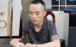 Nam thanh niên vào tiệm vàng vờ hỏi mua rồi cướp vàng bỏ chạy Nam thanh niên vào tiệm vàng vờ hỏi mua rồi cướp vàng bỏ chạy