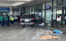 Ô tô lao vào giữa nhà ga sân bay tại Philippines khiến nhiều người thương vong: Cảnh tượng hỗn loạn tại hiện trường