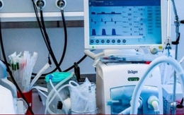 Bé trai vụ 'không được cấp cứu vì chưa đủ tiền viện phí' cai máy thở