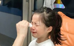 Tưởng là yêu con vô điều kiện nhưng 4 hành động sau của cha mẹ lại vô tình "bóp nghẹt" tương lai trẻ