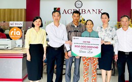 Người đàn ông đóng bảo hiểm khoản vay chỉ 2,7 triệu/năm do ngân hàng tư vấn: Sau khi qua đời, gia đình bất ngờ được mời lên Agribank nhận 300 triệu đồng