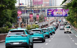 Công ty taxi của ông Phạm Nhật Vượng chính thức 'đổ bộ' quốc gia hơn 100 triệu dân, ứng dụng lọt top 1 trên Android và iOS với 100.000 lượt tải Công ty taxi của ông Phạm Nhật Vượng chính thức 'đổ bộ' quốc gia hơn 100 triệu dân, ứng dụng lọt top 1 trên Android và iOS với 100.000 lượt tải