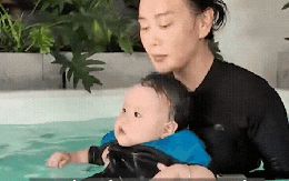 Vợ chồng Phương Oanh và Shark Bình chăm con sinh đôi cực khéo: Mới 1 tuổi đã cho học bơi, cuối tuần đều "full lịch" bên con Vợ chồng Phương Oanh và Shark Bình chăm con sinh đôi cực khéo: Mới 1 tuổi đã cho học bơi, cuối tuần đều "full lịch" bên con