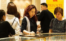 Sau 2 tháng giá vàng biến động mạnh, người mua lỗ, lãi thế nào?