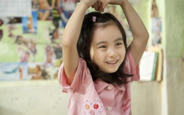 Cha mẹ phản ứng thế nào khi con khóc hay cáu giận: Hành động nhỏ quyết định EQ cả đời của trẻ