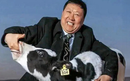 Từ công nhân rửa chai, quét rác kiếm sống đến ‘bố già ngành sữa’ sáng lập thương hiệu mang tính ‘cách mạng’ toàn châu Á: Lãi ít, bán nhiều để người nghèo cũng được đủ đầy