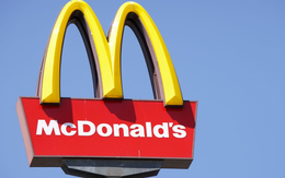 Nhìn cách McDonald's vượt qua khủng hoảng truyền thông: 20 năm sau vẫn lớn mạnh với gần 42.000 chi nhánh, cổ phiếu tăng 1.000% nhờ bỏ ngoài tai antifan Nhìn cách McDonald's vượt qua khủng hoảng truyền thông: 20 năm sau vẫn lớn mạnh với gần 42.000 chi nhánh, cổ phiếu tăng 1.000% nhờ bỏ ngoài tai antifan
