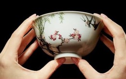 Chiếc bát đường kính chỉ 11 cm được bán hơn 600 tỷ đồng