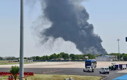 Những hình ảnh đầu tiên tại hiện trường máy bay Boeing 787 chở 242 người rơi tại Ấn Độ