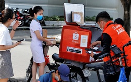 Shopee tung "đòn nặng ký" trong cuộc đua thương mại điện tử: Freeship TẤT CẢ đơn hàng từ 1/7 Shopee tung "đòn nặng ký" trong cuộc đua thương mại điện tử: Freeship TẤT CẢ đơn hàng từ 1/7