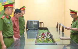 Công an thu giữ 3 tấn hàng giả là khô gà, khô bò, heo cháy tỏi