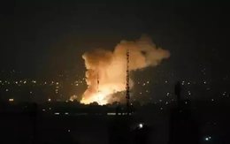 Mỏ khí đốt lớn nhất thế giới ở Iran bốc cháy sau cuộc tấn công của Israel Mỏ khí đốt lớn nhất thế giới ở Iran bốc cháy sau cuộc tấn công của Israel