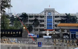 Không bóng cha mẹ chờ trước cổng trường mùa thi đại học: 1 tỉnh khiến cả Trung Quốc sửng sốt vì lý do này Không bóng cha mẹ chờ trước cổng trường mùa thi đại học: 1 tỉnh khiến cả Trung Quốc sửng sốt vì lý do này