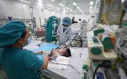 Cấp cứu bé trai 2 tuổi rưỡi đột quỵ não: 3 ngày liên tục nôn ói, lừ đừ, yếu nửa người rồi chuyển hôn mê sâu Cấp cứu bé trai 2 tuổi rưỡi đột quỵ não: 3 ngày liên tục nôn ói, lừ đừ, yếu nửa người rồi chuyển hôn mê sâu