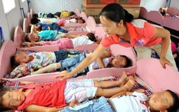 Bức ảnh ngủ trưa ở trường mẫu giáo khiến bà mẹ nổi giận đùng đùng, đòi làm ra lẽ: Nghe giải thích mà xấu hổ Bức ảnh ngủ trưa ở trường mẫu giáo khiến bà mẹ nổi giận đùng đùng, đòi làm ra lẽ: Nghe giải thích mà xấu hổ