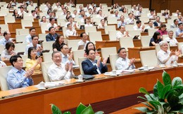 Quốc hội thông qua sửa Hiến pháp, cấp huyện dừng hoạt động từ 1/7 Quốc hội thông qua sửa Hiến pháp, cấp huyện dừng hoạt động từ 1/7
