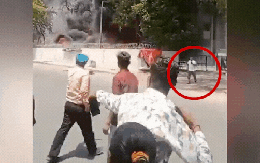 Video sốc mới được công bố: Người sống sót duy nhất trên máy bay Air India đi bộ bước ra khỏi vụ nổ phía sau