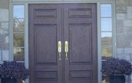 Cửa nhà nhìn thẳng ra 5 hướng, gia đình nghèo túng, làm quần quật vẫn thấy đời lao đao