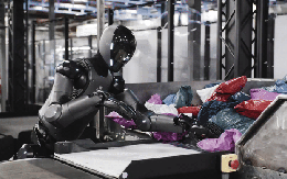 Robot hình người đang "tiến hóa" nhanh chưa từng thấy: tốc độ làm việc tăng 20% chỉ sau 4 tháng, dù tác vụ phức tạp hơn Robot hình người đang "tiến hóa" nhanh chưa từng thấy: tốc độ làm việc tăng 20% chỉ sau 4 tháng, dù tác vụ phức tạp hơn