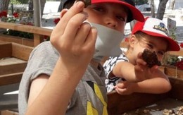 Cậu bé 9 tuổi đào được bảo vật vàng ròng 3.000 năm khiến giới khảo cổ sửng sốt Cậu bé 9 tuổi đào được bảo vật vàng ròng 3.000 năm khiến giới khảo cổ sửng sốt