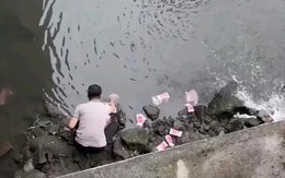 3 tỷ đồng tiền mặt trôi trên sông, người đàn ông lấy túi nilon nhặt về bị cảnh sát triệu tập: “Tiền là của một doanh nhân bị tâm thần” 3 tỷ đồng tiền mặt trôi trên sông, người đàn ông lấy túi nilon nhặt về bị cảnh sát triệu tập: “Tiền là của một doanh nhân bị tâm thần”