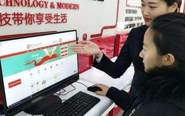 Người phụ nữ chi gần 20 tỷ đầu tư gói bảo hiểm lãi suất cao hơn ngân hàng, đến khi muốn rút tiền, tư vấn viên thông báo: "Chị phải đợi đến năm 108 tuổi" Người phụ nữ chi gần 20 tỷ đầu tư gói bảo hiểm lãi suất cao hơn ngân hàng, đến khi muốn rút tiền, tư vấn viên thông báo: "Chị phải đợi đến năm 108 tuổi"