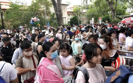 “Khối nghỉ hè” ùa vào Thảo Cầm Viên, cảnh tượng đông khó tin trong ngày 1/6 ở TP.HCM “Khối nghỉ hè” ùa vào Thảo Cầm Viên, cảnh tượng đông khó tin trong ngày 1/6 ở TP.HCM