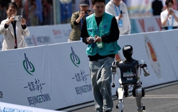Robot Trung Quốc 'cháy hàng' vì chạy như vận động viên Robot Trung Quốc 'cháy hàng' vì chạy như vận động viên