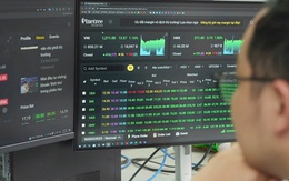 Mua cổ phiếu gì khi VN-Index vượt 1.350 điểm?