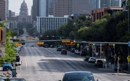 Công nghệ 23/6: Tesla tung dịch vụ xe taxi tự lái, Apple tăng tốc năng lực AI