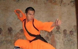 Truyền nhân Thiếu Lâm Tự đá văng Châu Tinh Trì, được Lưu Đức Hoa nhận làm sư phụ