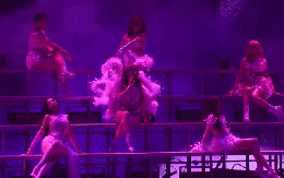 Các Chị Đẹp liên tục xin lỗi: Concert Day 2 bị hoãn vô thời hạn? Các Chị Đẹp liên tục xin lỗi: Concert Day 2 bị hoãn vô thời hạn?