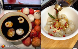 Loạt món ăn từ vải gây hoang mang: Người chấm xì dầu, người trộn với... ớt tỏi Loạt món ăn từ vải gây hoang mang: Người chấm xì dầu, người trộn với... ớt tỏi