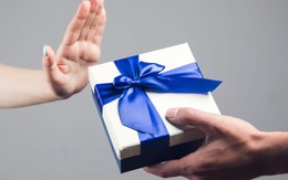 Ông bà dặn: "5 thứ được cho, thân mấy cũng từ chối" - đừng để cám dỗ đưa bạn vào nguy hiểm! Ông bà dặn: "5 thứ được cho, thân mấy cũng từ chối" - đừng để cám dỗ đưa bạn vào nguy hiểm!