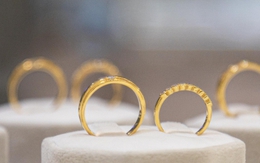 Giá vàng hôm nay 25/6: Vàng tiếp tục lao dốc