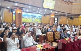 Cho thôi làm Đại biểu HĐND tỉnh Lạng Sơn do vi phạm sử dụng chứng chỉ giả Cho thôi làm Đại biểu HĐND tỉnh Lạng Sơn do vi phạm sử dụng chứng chỉ giả